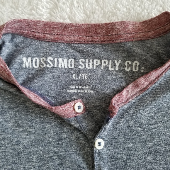 Mossimo Gray and Red Shirt - Picture 4 of 4